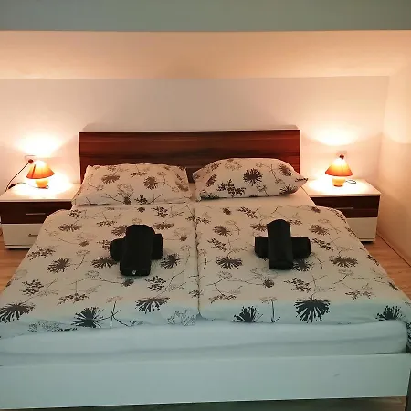 Domacija Mlaker * Podcetrtek