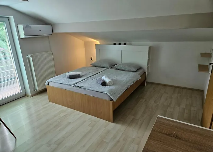 Domacija Mlaker Lejlighed Podčetrtek